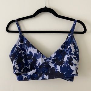 Fabletics Criss-Cross Sports Bra
